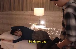 Doggy chị trưởng phòng thường xuyên để lộ quần lót với chiếc váy ngắn